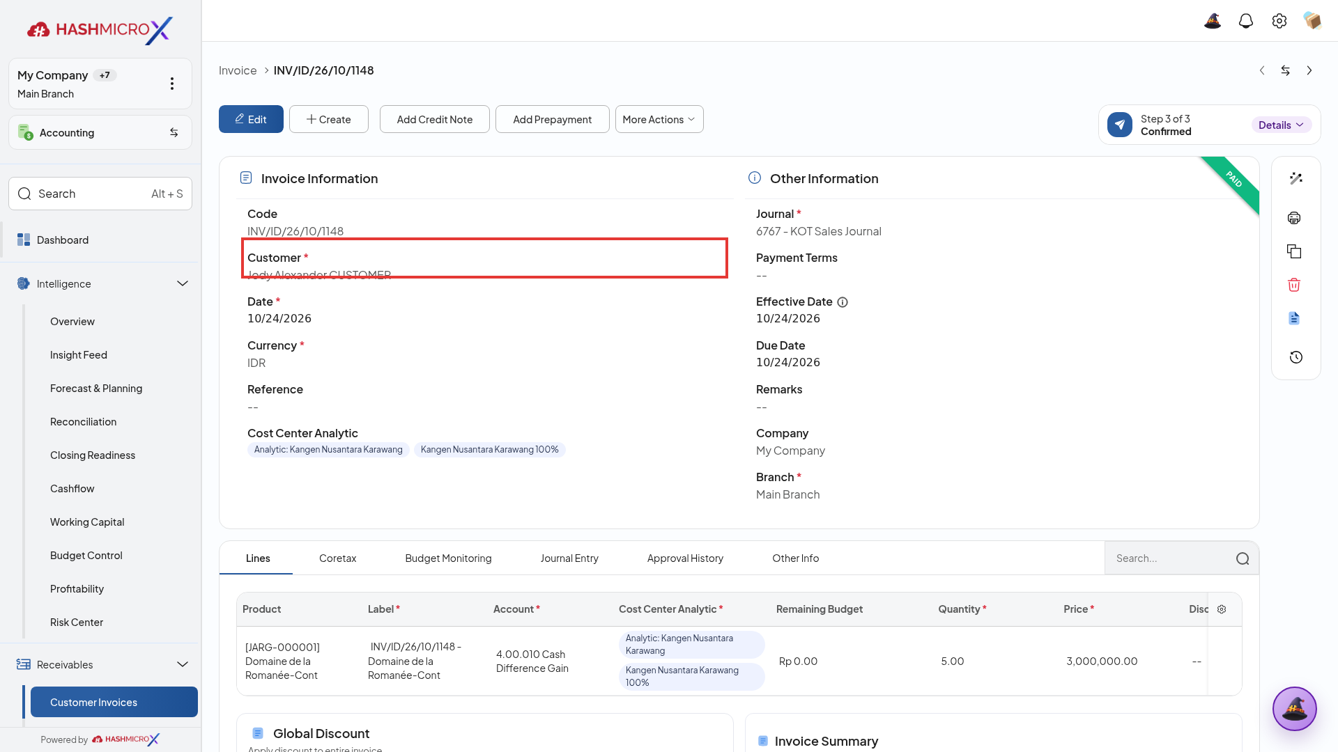 Penetapan data pelanggan dan tanggal transaksi pada formulir draf Customer Invoice terbingkai border merah